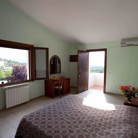 Agriturismo La Valletta Agroturismo *